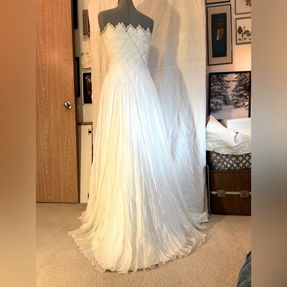 Tadashi Shoji ivory strapless size 6 100% crinkled silk chiffon formal dress - Picture 8 of 16